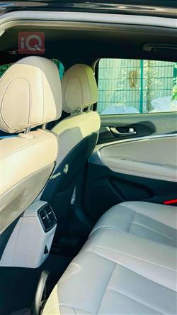 جنسس G70
